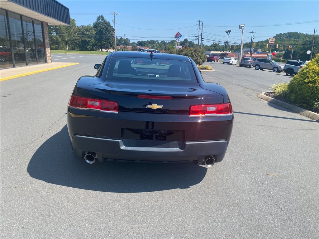 Used 2015 Chevrolet Camaro LS RWD image 5