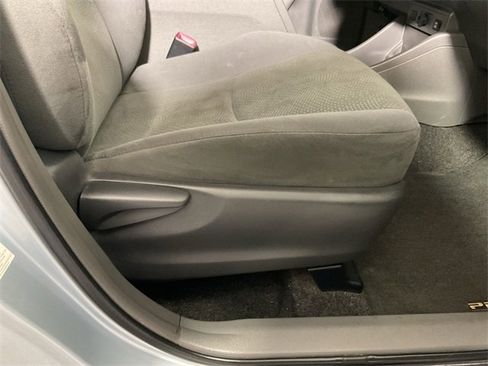 Used 2014 Toyota Prius V Two image 27