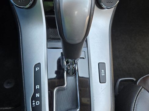 Used 2015 Chevrolet Cruze LT image 17