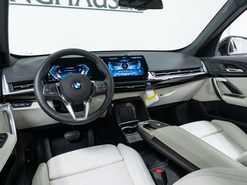 New 2026 BMW X1 xDrive28i w/ Convenience Package AWD/4WD image 16