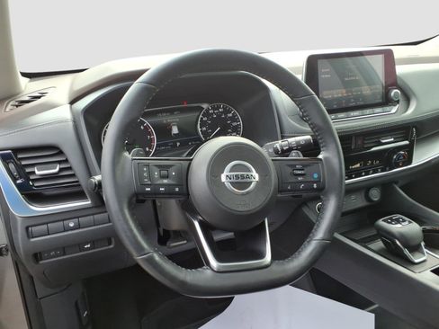 Used 2021 Nissan Rogue SV w/ Premium Package image 12