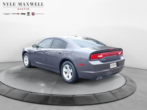 Used 2013 Dodge Charger SE w/ Connectivity Group image 12