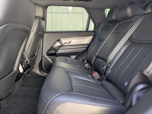 Used 2025 Land Rover Range Rover Sport SE image 16