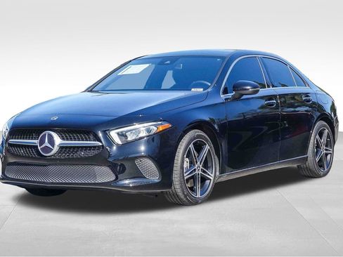 Certified 2022 Mercedes-Benz A 220 4MATIC image 3