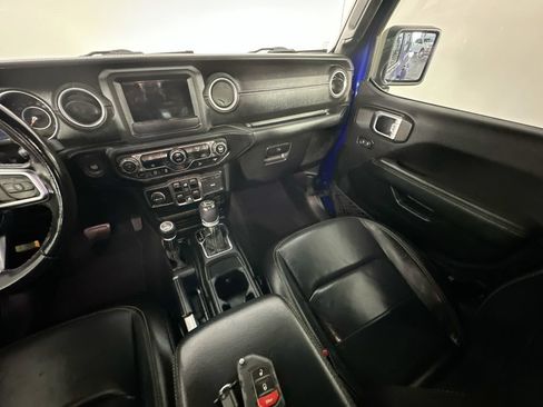 Used 2020 Jeep Wrangler Unlimited Sahara AWD/4WD image 11