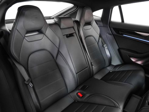 New 2026 Porsche Panamera image 6