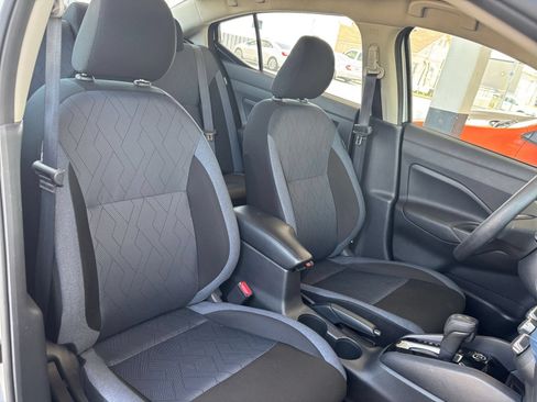 Used 2025 Nissan Versa SV FWD image 34