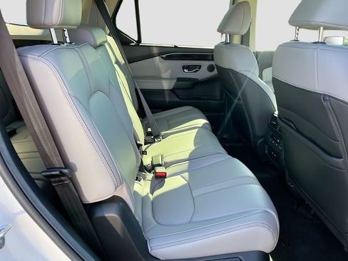 Used 2025 Honda Pilot EX-L image 27