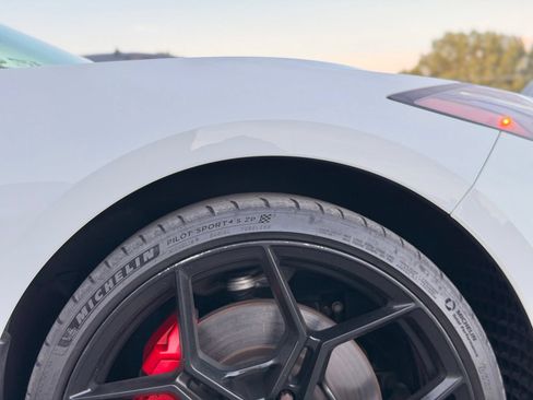 Used 2021 Chevrolet Corvette Stingray Premium Cpe w/ Z51 Performance Package RWD image 18