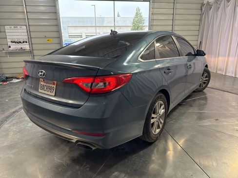 Used 2017 Hyundai Sonata SE w/ Cargo Package image 5