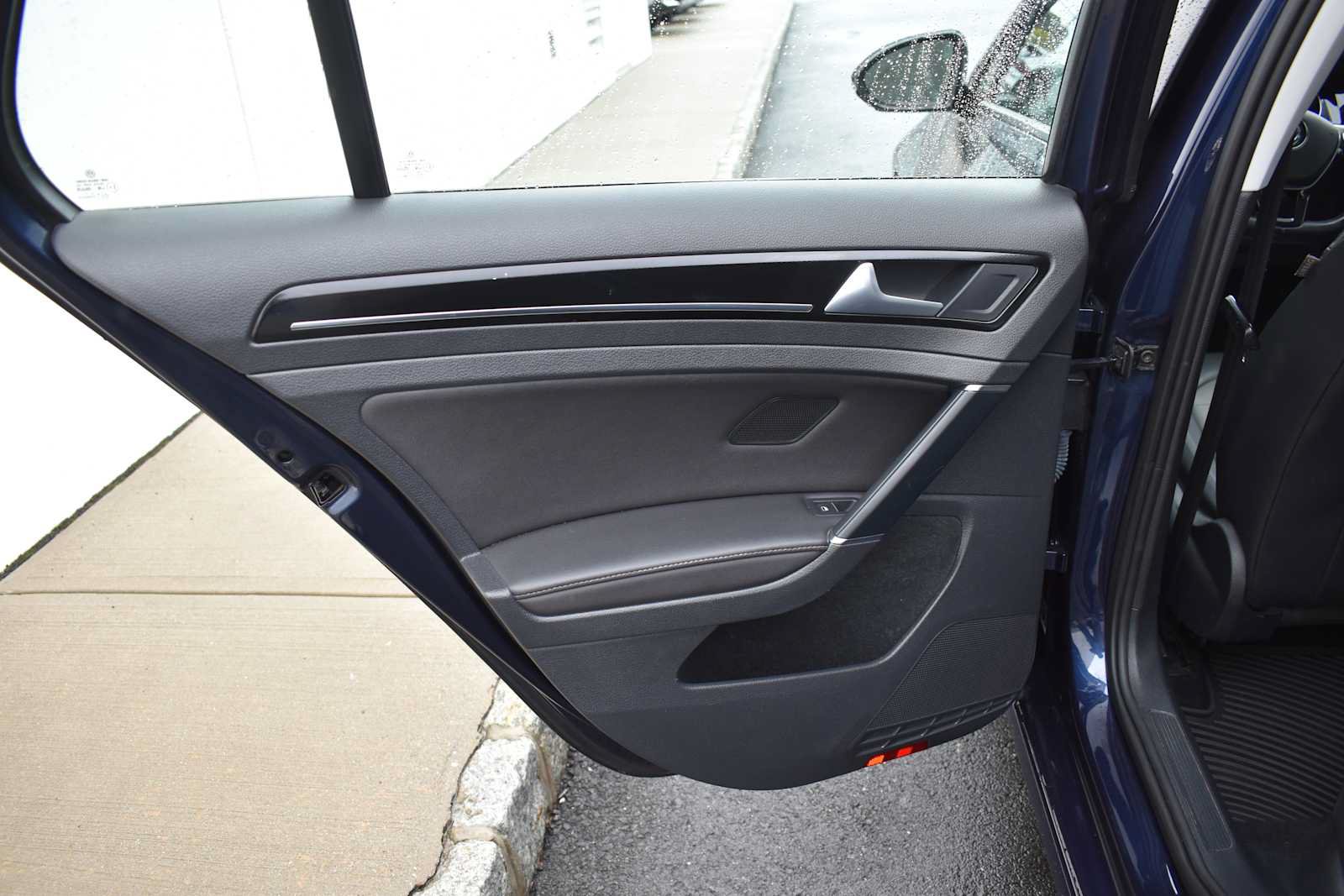 Used 2015 Volkswagen Golf TDI SEL FWD image 13