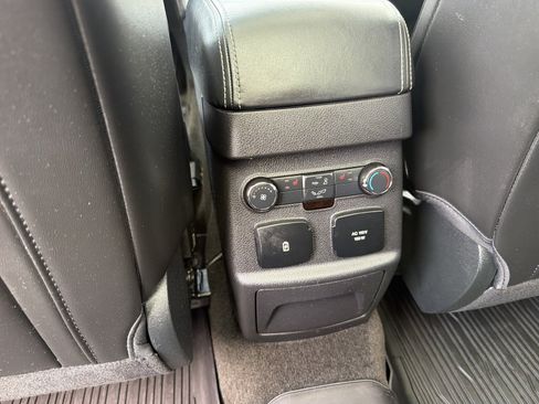 Used 2018 Ford Explorer Platinum AWD/4WD image 34