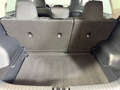 Used 2025 Kia Soul LX w/ LX Technology Package FWD image 26