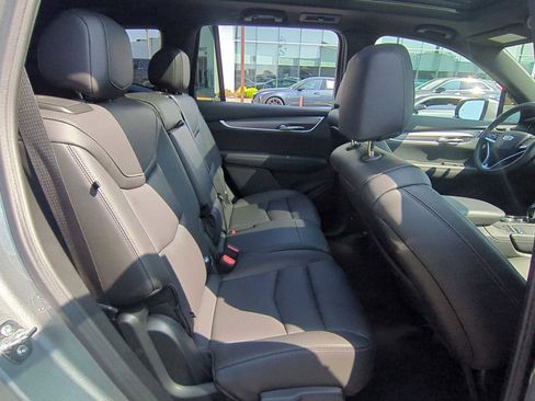 Used 2025 Cadillac XT6 Luxury image 26
