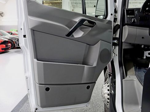 Used 2017 Mercedes-Benz Sprinter 3500 image 31