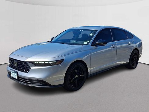 Used 2025 Honda Accord SE image 5