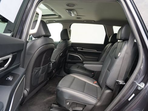 Used 2025 Kia Telluride S AWD/4WD image 18