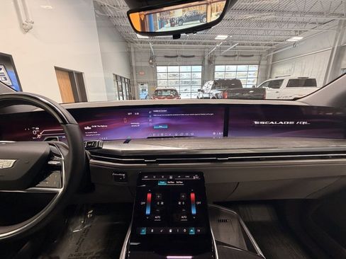 Used 2026 Cadillac Escalade IQL Sport 1 image 36