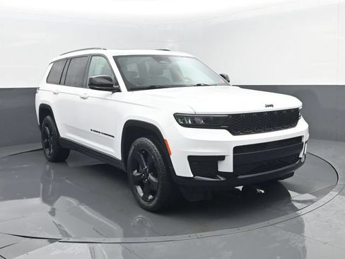Used 2021 Jeep Grand Cherokee L Laredo AWD/4WD image 3