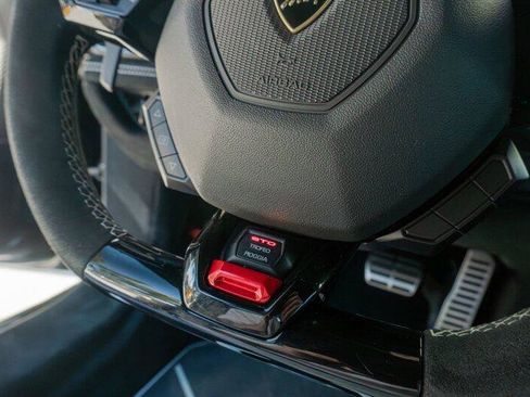 Used 2021 Lamborghini Huracan STO image 64