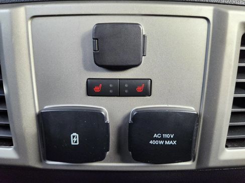 Used 2019 Ford F150 Lariat w/ Equipment Group 502A Luxury AWD/4WD image 19