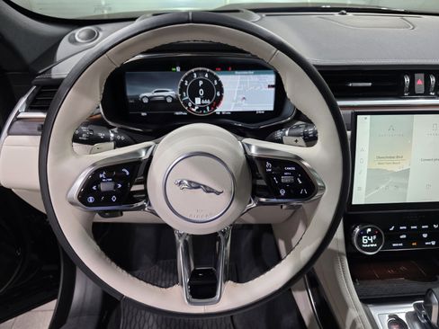 Used 2025 Jaguar F-PACE R-Dynamic S AWD/4WD image 14