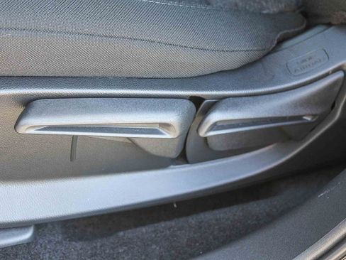 Certified 2026 Honda HR-V LX image 23