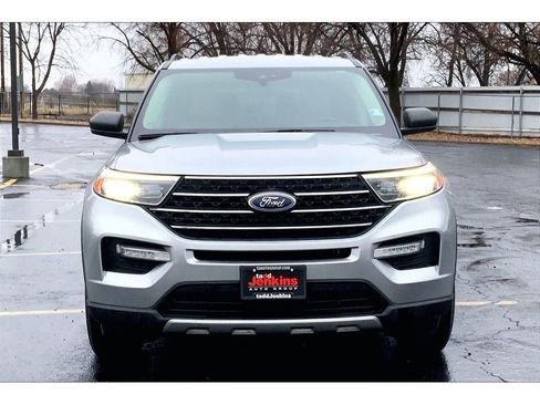Used 2020 Ford Explorer XLT w/ Equipment Group 202A image 3