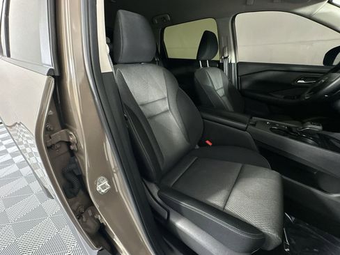 Certified 2024 Nissan Rogue SV image 27