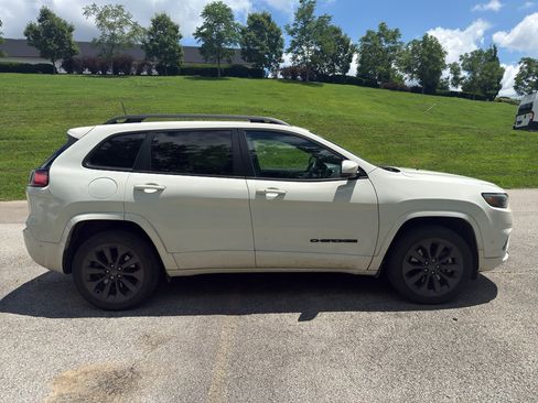 Used 2019 Jeep Cherokee High Altitude AWD/4WD image 6