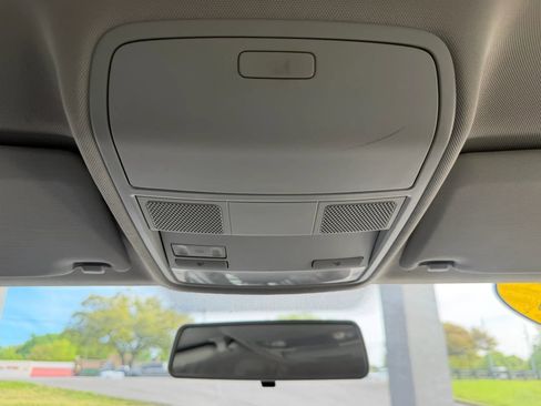 Used 2017 Volkswagen Tiguan Limited FWD image 17