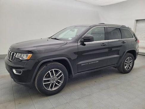 Used 2018 Jeep Grand Cherokee Laredo image 2