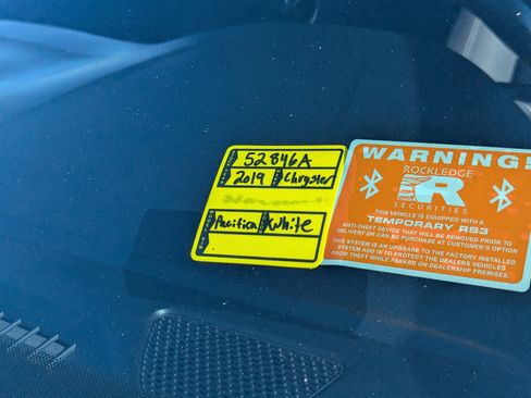 Used 2019 Chrysler Pacifica Touring Plus w/ S Appearance Package image 28