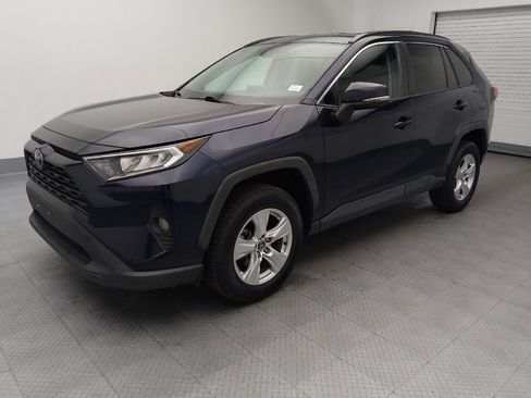Used 2020 Toyota RAV4 XLE FWD image 2