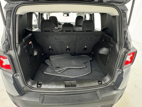 Used 2023 Jeep Renegade Latitude w/ Premium Group AWD/4WD image 15