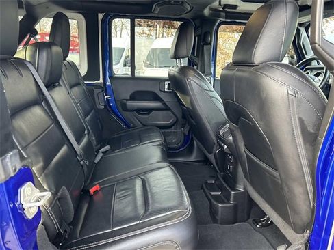 Used 2019 Jeep Wrangler Unlimited Sahara image 14