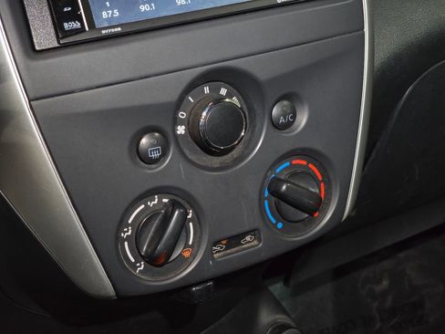 Used 2018 Nissan Versa SV image 23