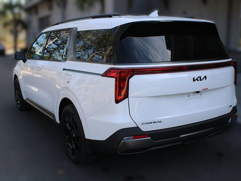 New 2026 Kia Carnival SX w/ SX Dark Edition Package FWD image 15