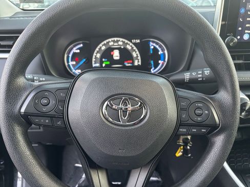 Used 2025 Toyota RAV4 LE image 27