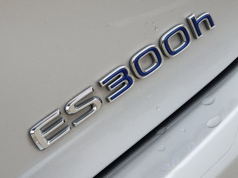 Used 2014 Lexus ES 300h image 12