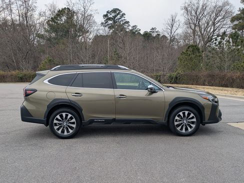 Used 2023 Subaru Outback Touring image 4