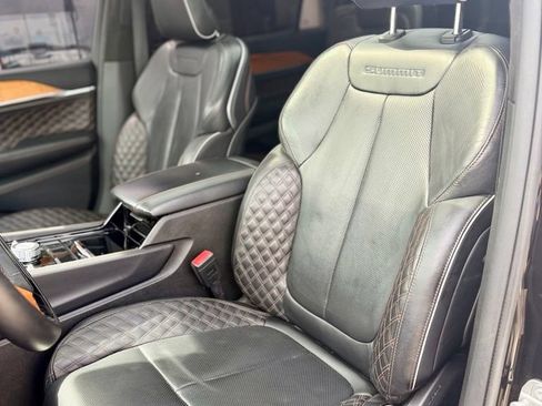 Used 2021 Jeep Grand Cherokee L Summit AWD/4WD image 11