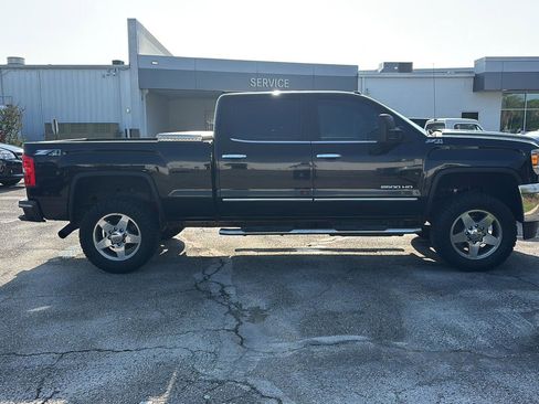 Used 2015 GMC Sierra 2500 SLT w/ Duramax Plus Package AWD/4WD image 8