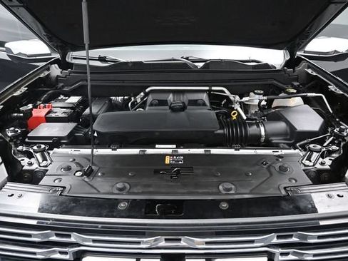 Used 2025 GMC Canyon Denali w/ LPO, Denali Black Edition AWD/4WD image 38