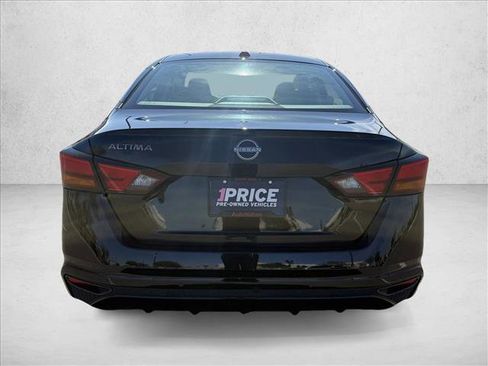 Used 2025 Nissan Altima 2.5 SV image 6