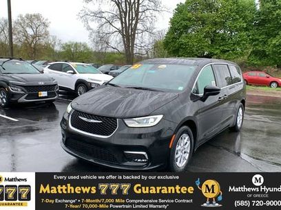 Used 2023 Chrysler Pacifica Touring-L