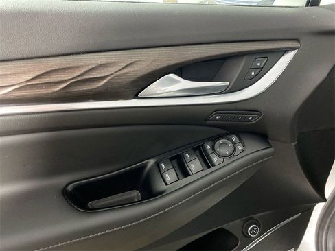 Used 2022 Buick Enclave Avenir w/ Avenir Technology Package image 13