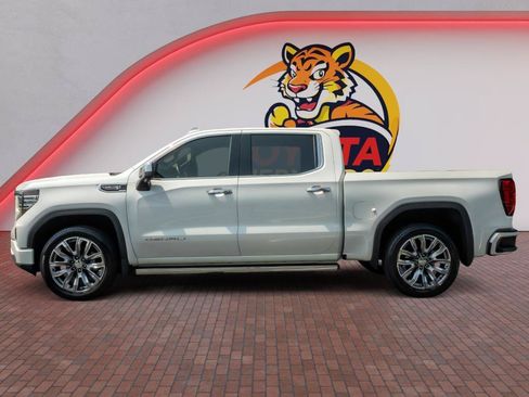 Used 2023 GMC Sierra 1500 Denali w/ Denali Reserve Package AWD/4WD image 9