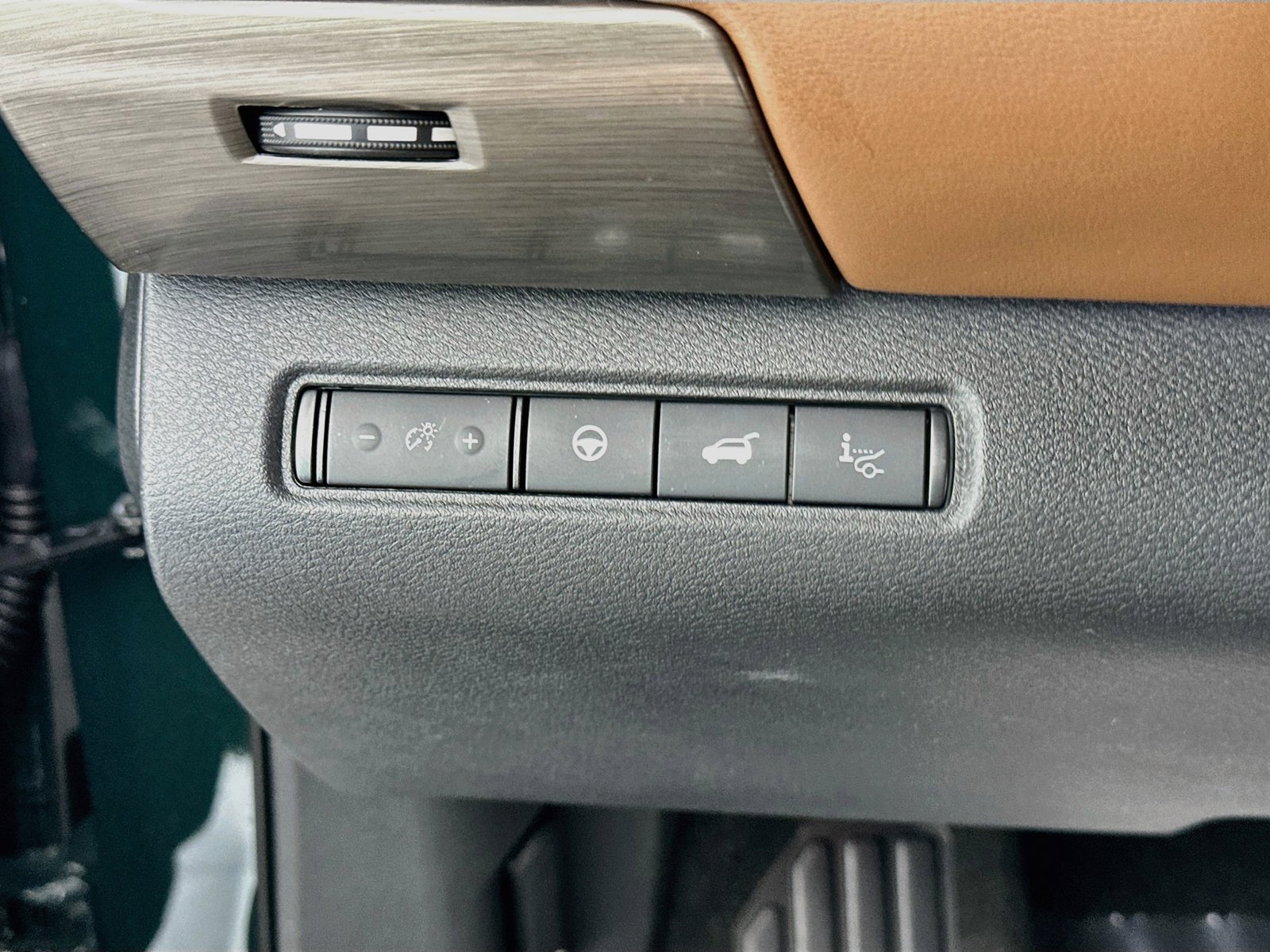 Used 2024 Nissan Pathfinder Platinum w/ Lighting Package (N93) AWD/4WD image 12