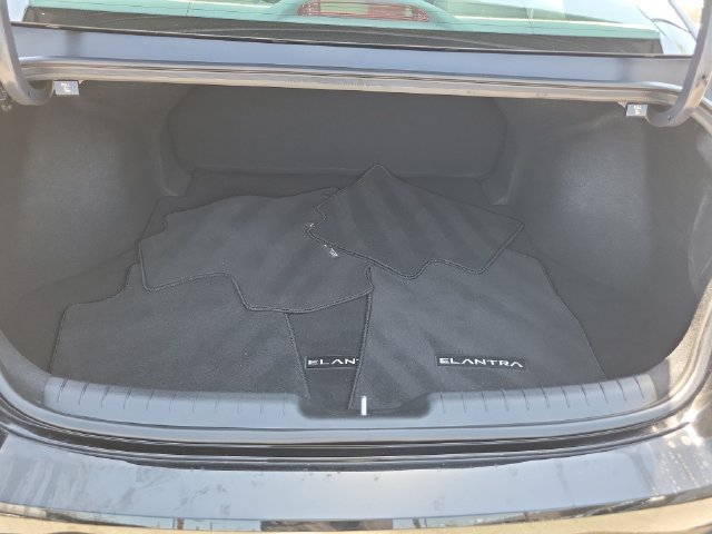 Used 2023 Hyundai Elantra SEL w/ Convenience Package FWD image 26